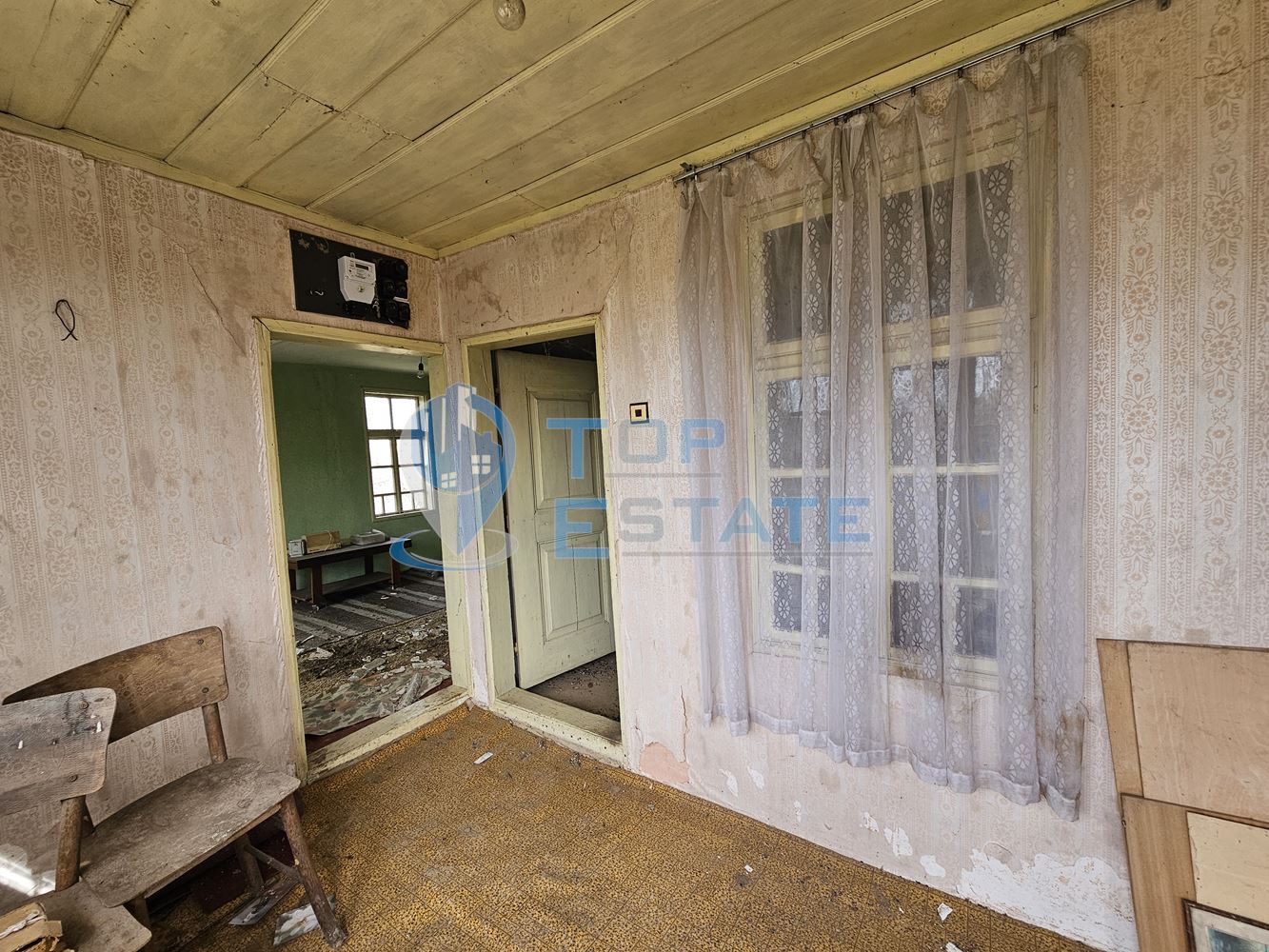 Двуетажна къща с голям двор в село Върбица, област Велико Търново - 0