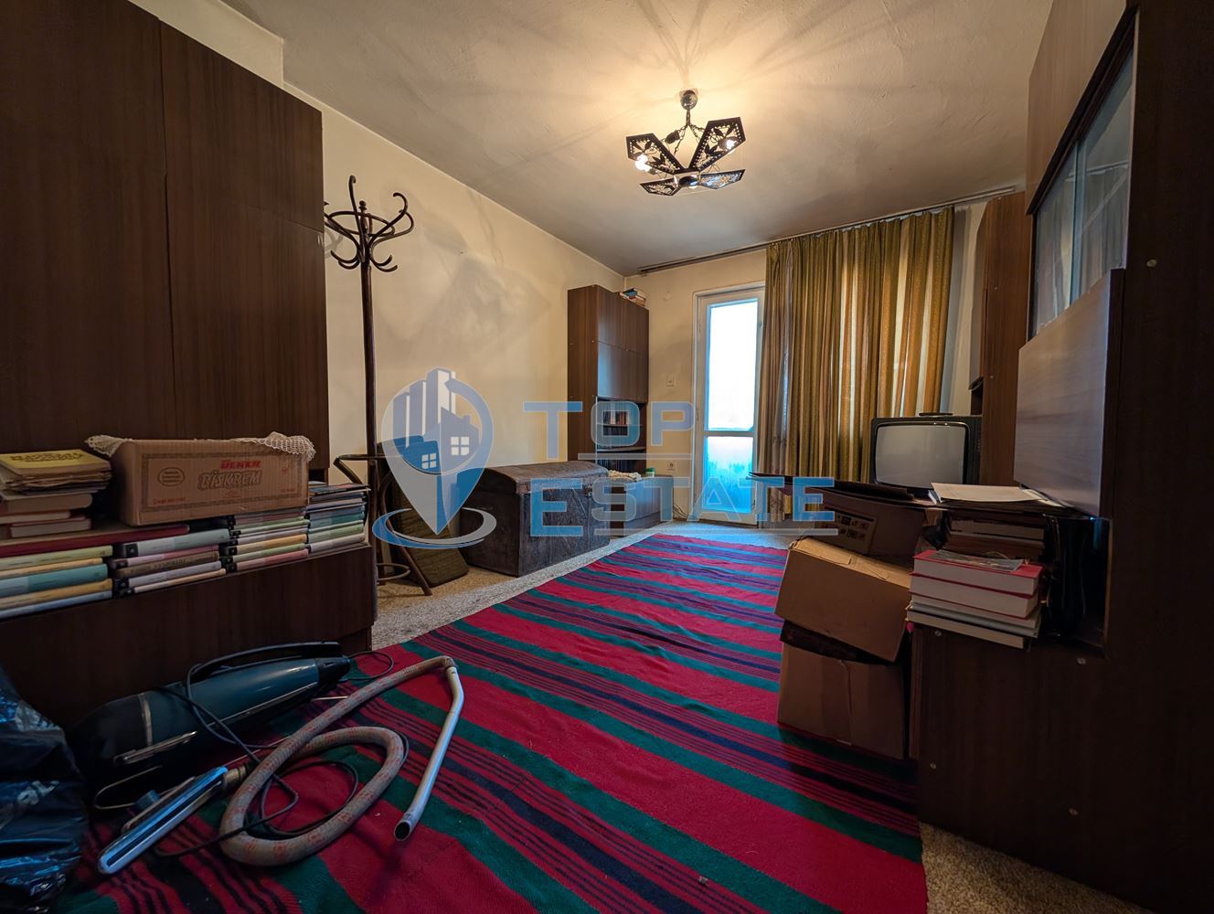 Четиристаен апартамент в центъра на град Елена - 0