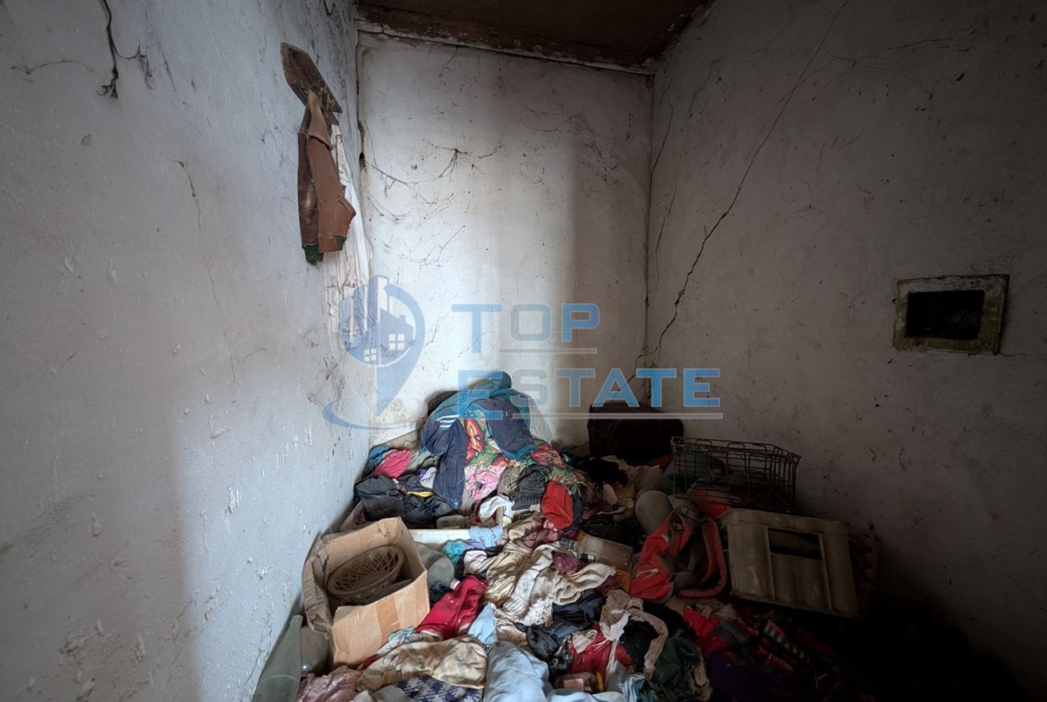 Едноетажна тухлена къща с голям двор в село Страхилово - 0