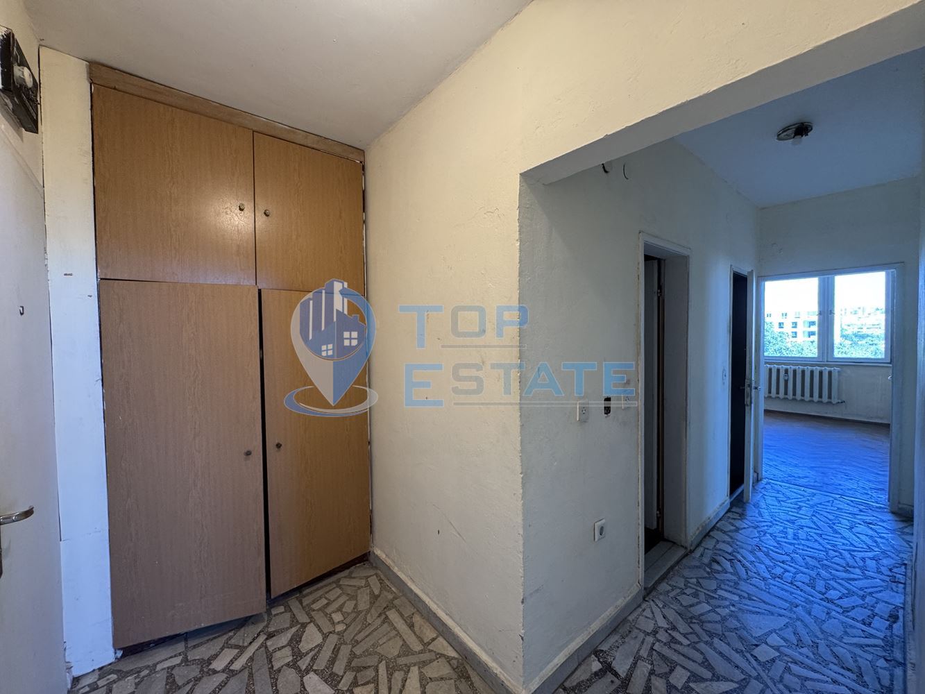 Тристаен тухлен апартамент в квартал Бузлуджа, град Велико Търново - 0