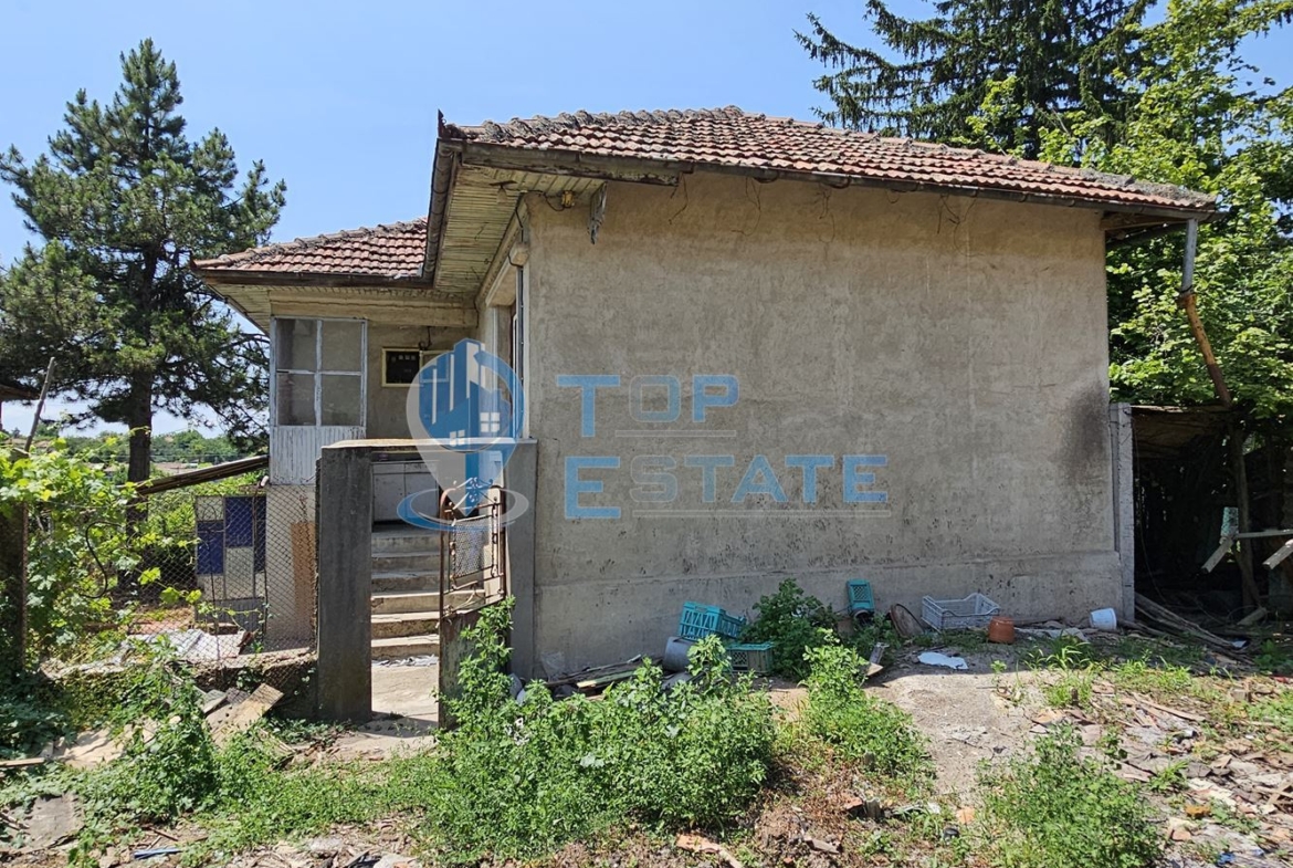 Здрава тухлена къща с три спални в село Копривец, област Русе - 0