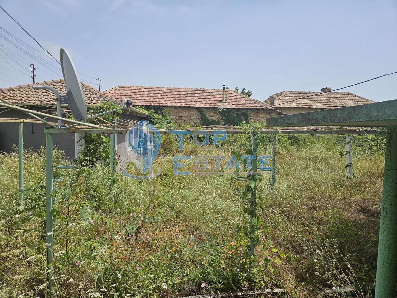 Тухлена здрава къща с кладенец в село Долна Липница - 0