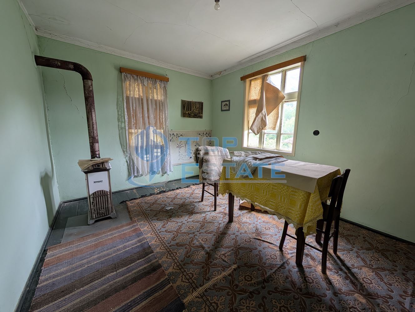 Двуетажна тухлена къща в близост до град Плачковци - 0