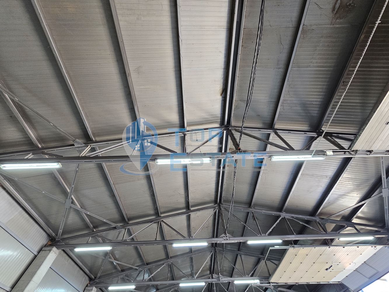 Просторен склад под наем на главен път София – Варна-0 Просторен склад под наем на главен път София - Варна - 0