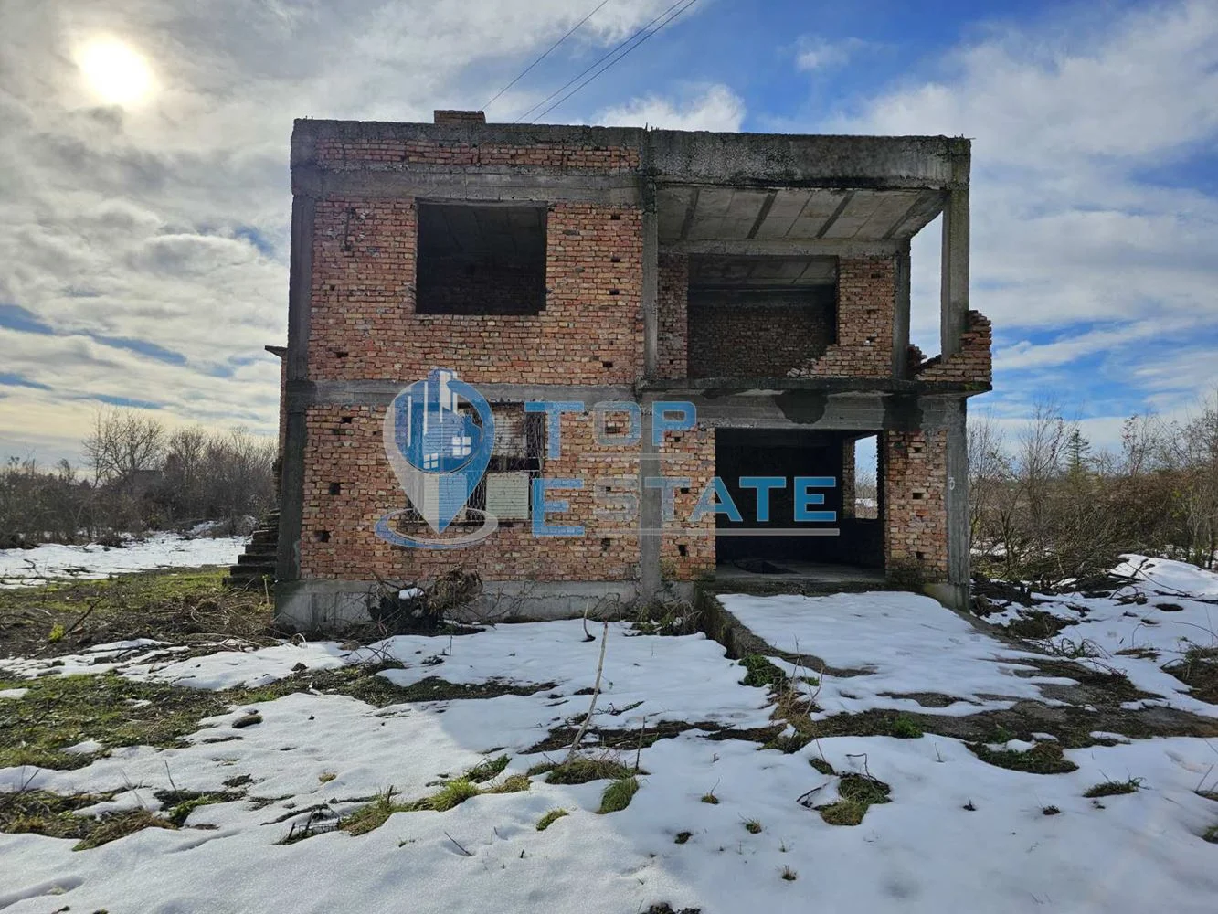 Голяма къща в строеж в село Царски Извор, област Велико Търново - 0