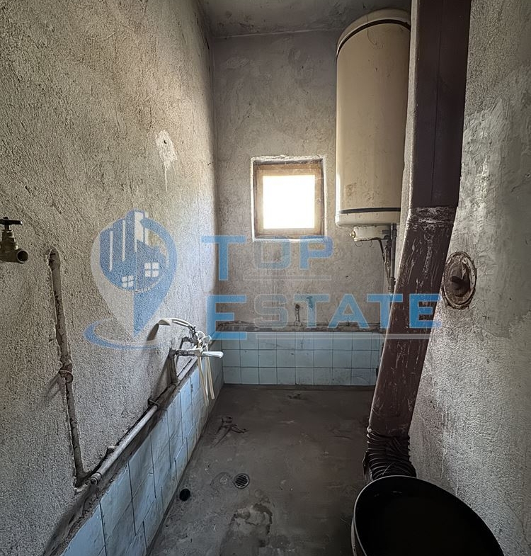 Етаж от къща със сутеренен етаж в град Павликени, област Велико Търново - 0