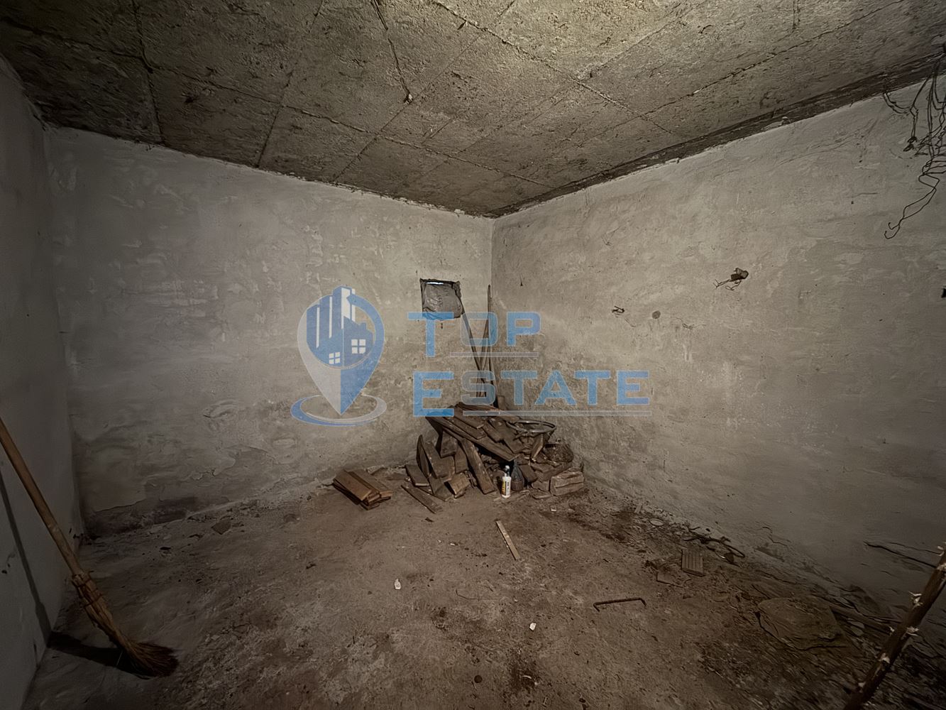 Етаж от къща със сутеренен етаж в град Павликени, област Велико Търново - 0