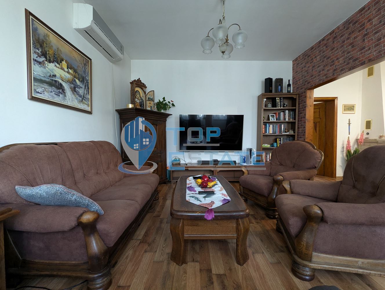 Масивна триетажна къща със сауна и басейн в близост до центъра на град Горна Оряховица, област Велико Търново - 0