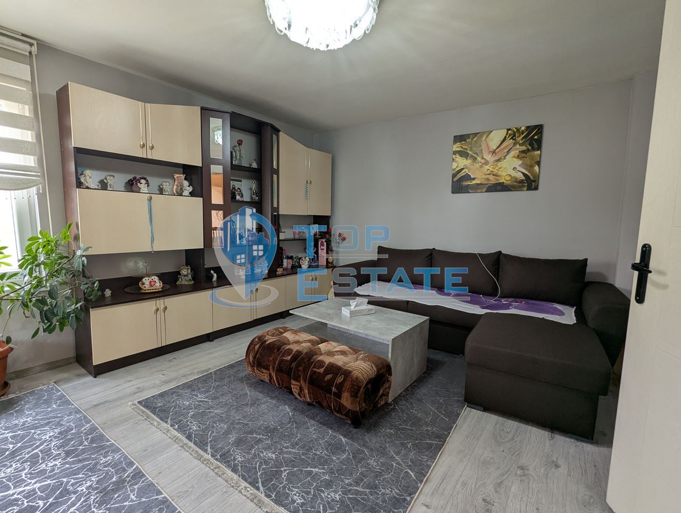 Ремонтирана тухлена къща на главната улица в село Добри дял, обл. Велико Търново - 0