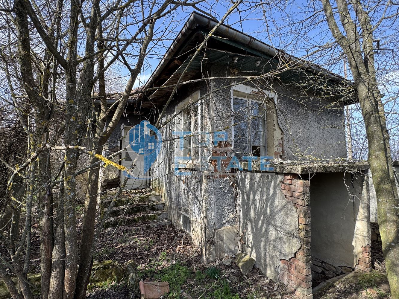 Две къщи с два кладенеца в село Сушица, област Велико Търново - 0