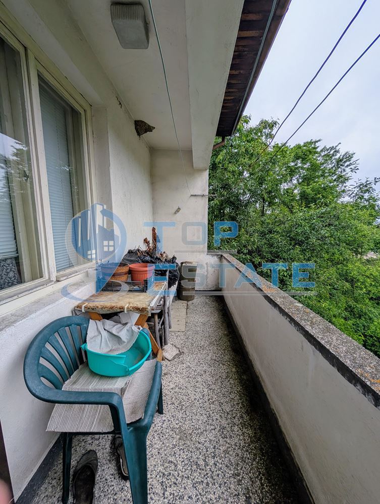 Двуетажна тухлена къща с панорамна гледка в град Плачковци - 0