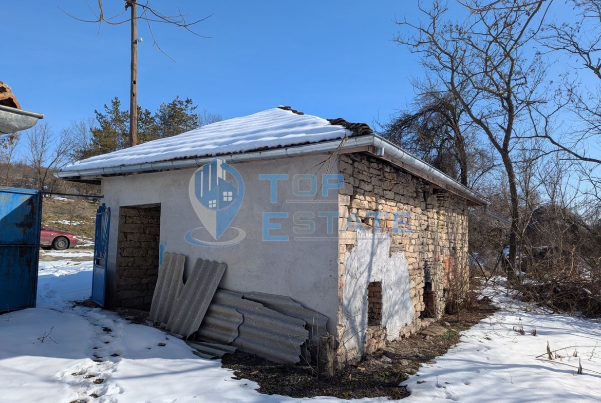 Промишлено помещение в покрайнините на град Борово, област Русе - 0