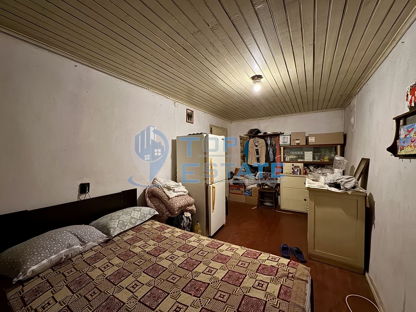 Двуетажна къща с кладенец и голям двор в село Ресен, област Велико Търново - 0