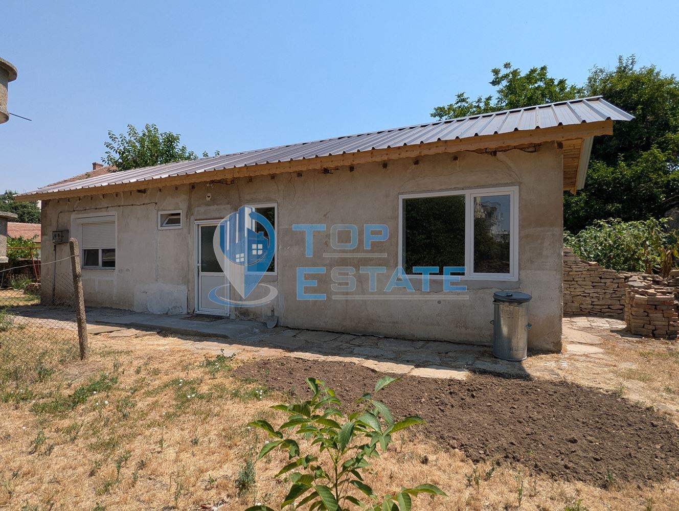 Едноетажна къща след основен ремонт в град Павликени, област Велико Търново-0 Едноетажна къща след основен ремонт в град Павликени, област Велико Търново - 0