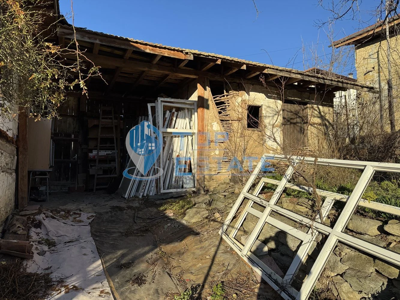 Къща с каменни основи в с. Малки чифлик, област Велико Търново - 0