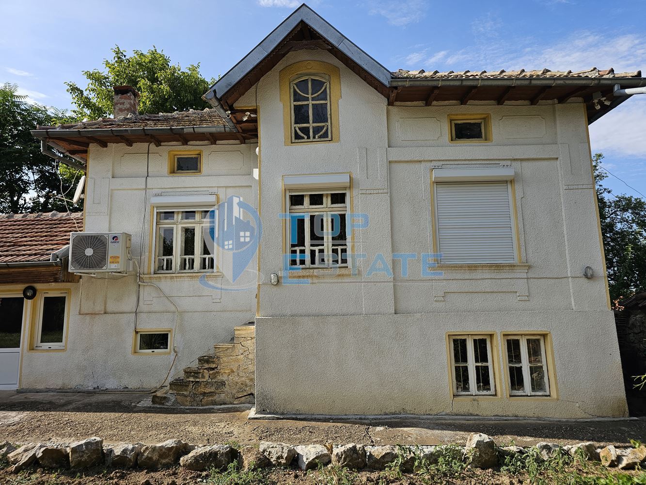 Ремонтирана и обзаведена къща с два санитарни възела в село Хотница, област Велико Търново - 0