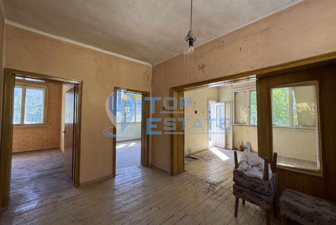 Етаж от къща в гр. Горна Оряховица, област Велико Търново - 0