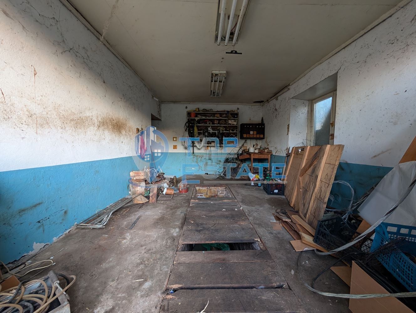 Едноетажна къща с лятна кухня и гараж в село Мерданя, област Велико Търново-0 Едноетажна къща с лятна кухня и гараж в село Мерданя, област Велико Търново - 0