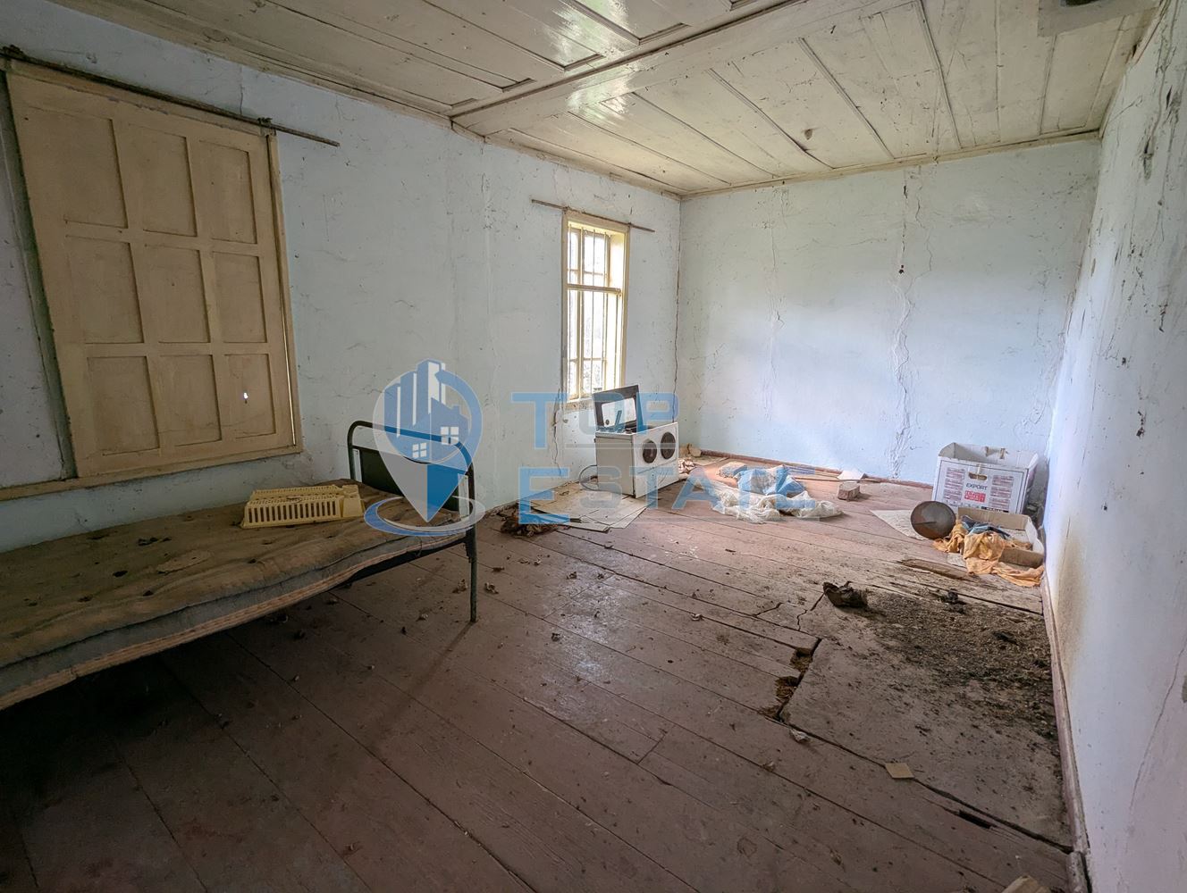 Къща с голям двор и кладенец в село Благоево, област Велико Търново - 0