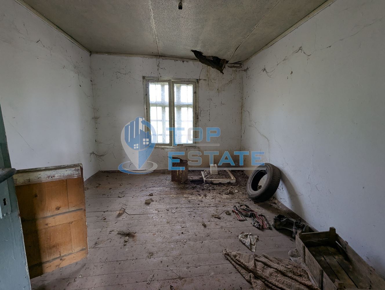 Къща с голям двор и кладенец в село Благоево, област Велико Търново - 0