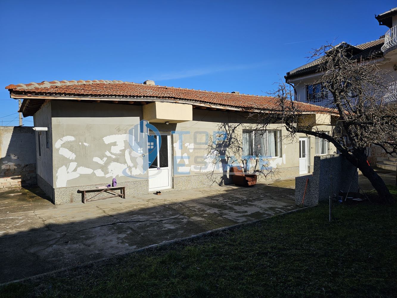 Новопостроена обзаведена къща с втора къща, голям двор и гаражи гр. Лясковец-0 Новопостроена обзаведена къща с втора къща, голям двор и гаражи гр. Лясковец - 0