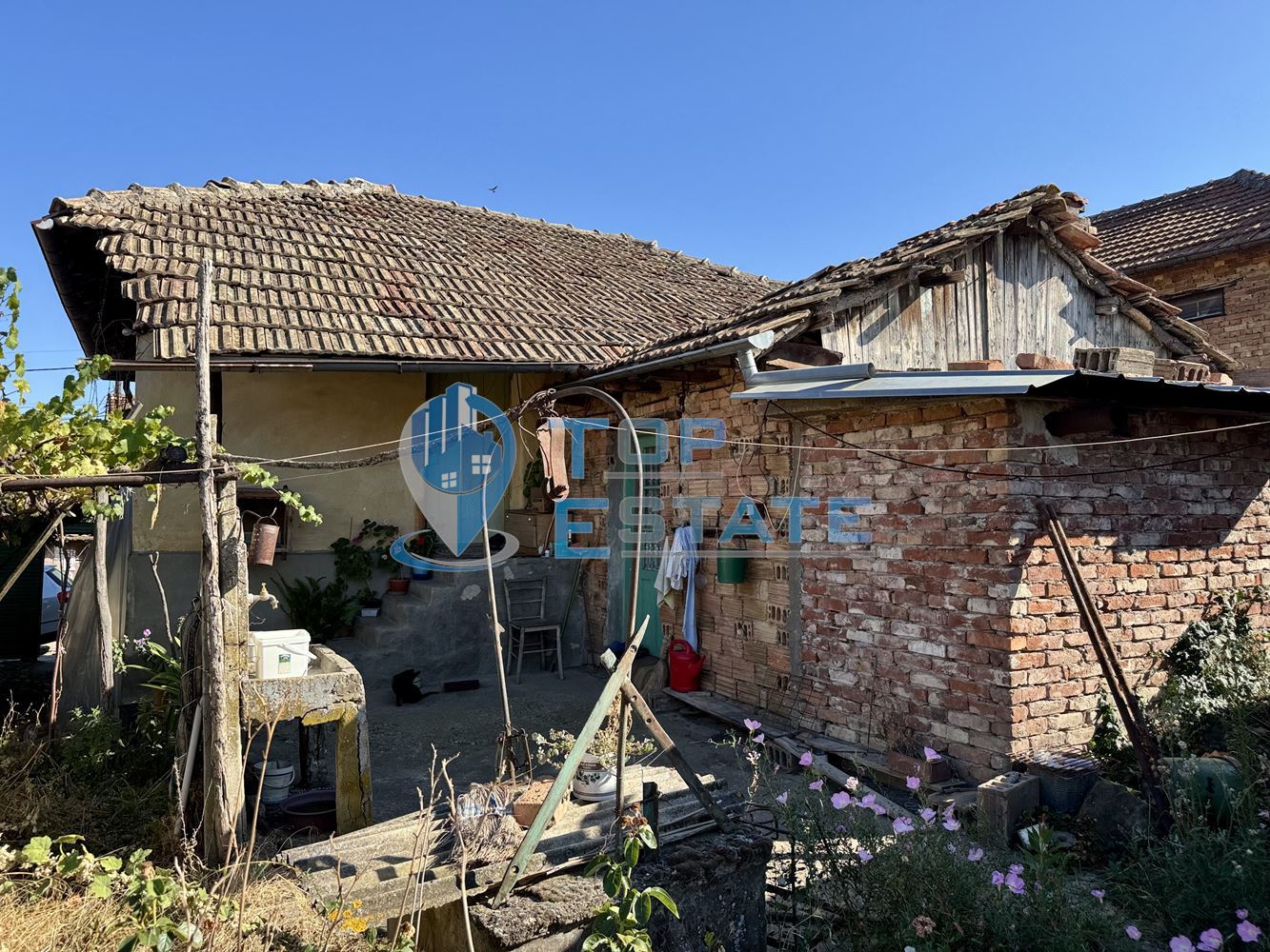 Здрава къща във високата част на село Джулюница, област Велико Търново - 0