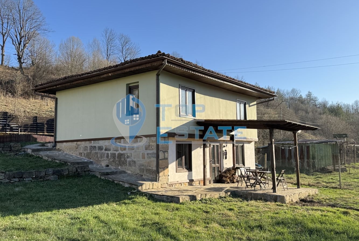 Реновирана къща в Еленския Балкан, област Велико Търново - 0