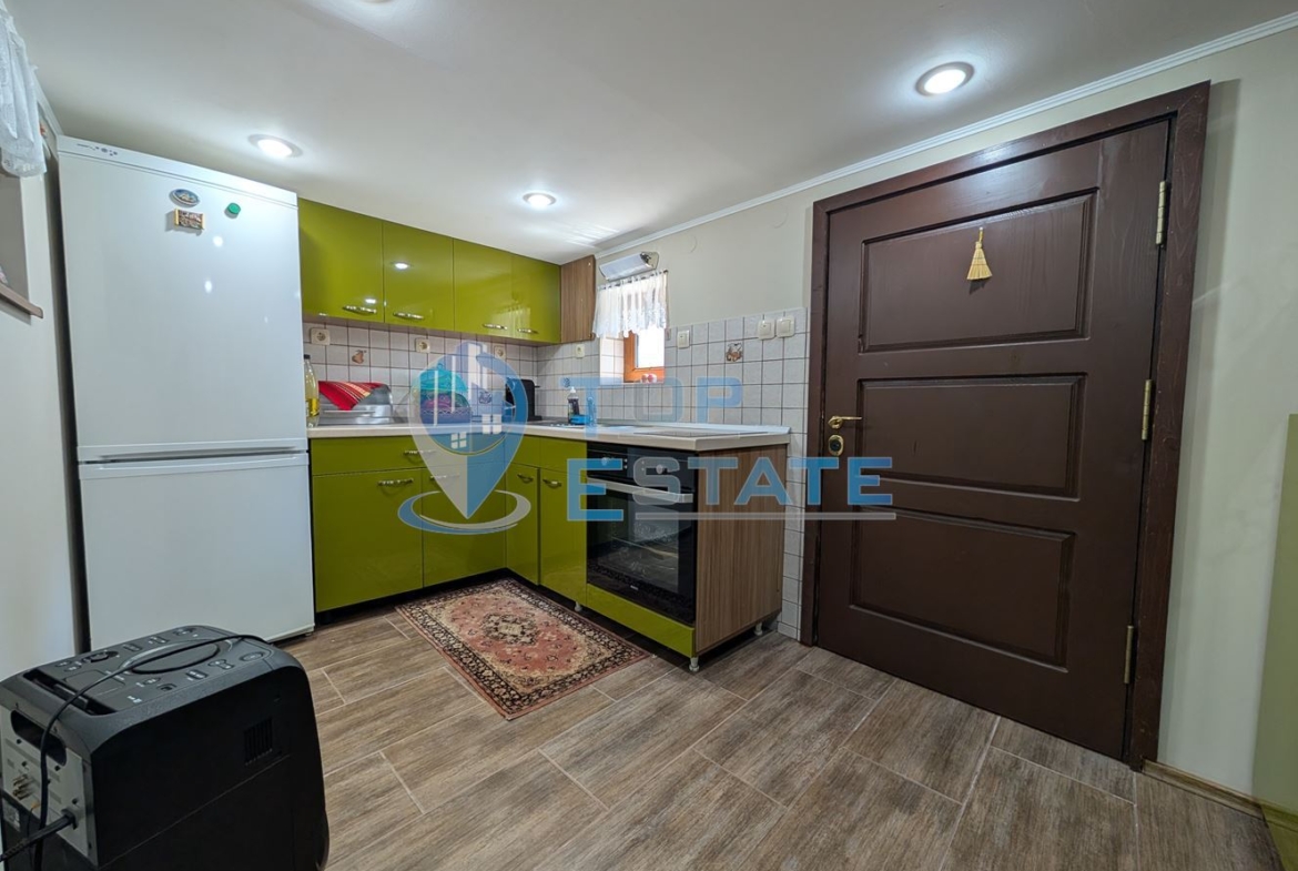 Реновирана двуетажна къща в Тревненския балкан - 0