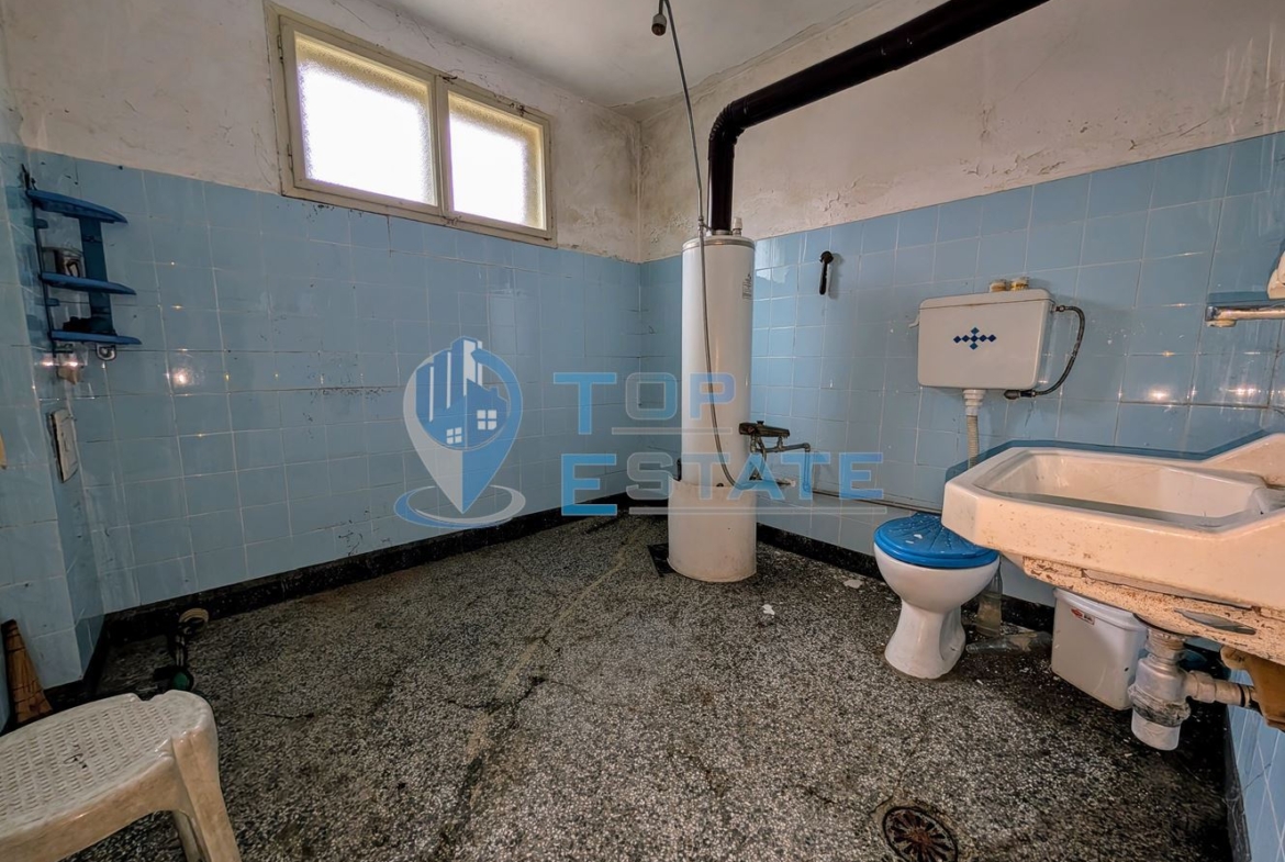 Двуетажна тухлена къща с панорамна гледка в град Плачковци - 0