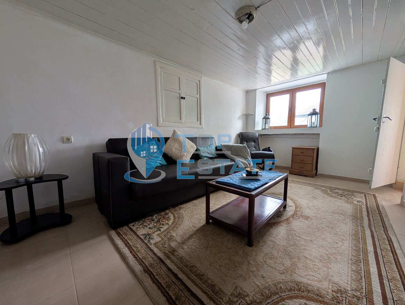 Двуетажна къща с голям двор и кладенец в село Ресен - 0