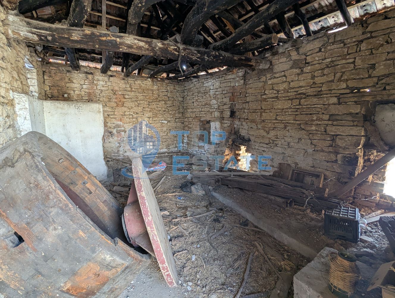 Промишлено помещение в покрайнините на град Борово, област Русе - 0