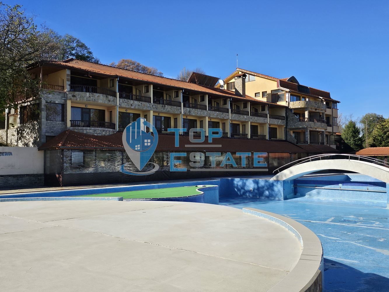 Хотел с три басейна и прекрасна панорама над гр. Лясковец-0 Хотел с три басейна и прекрасна панорама над гр. Лясковец - 0