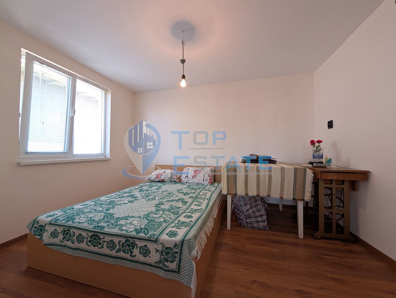 Двуетажна къща след ремонт в село Караисен - 0