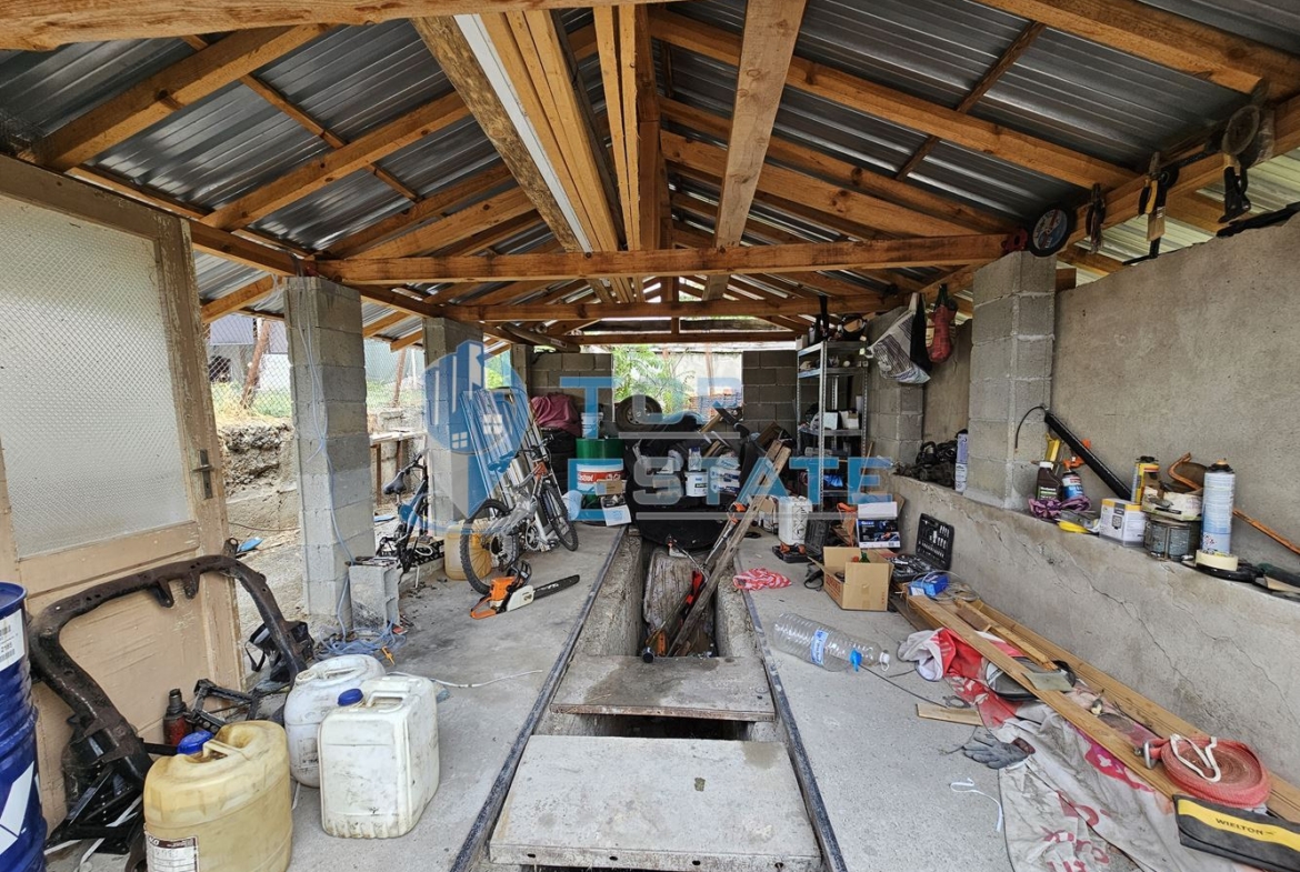 Двуетажна обзаведена и ремонтирана къща с три спални в село Страхилово, област Велико Търново - 0