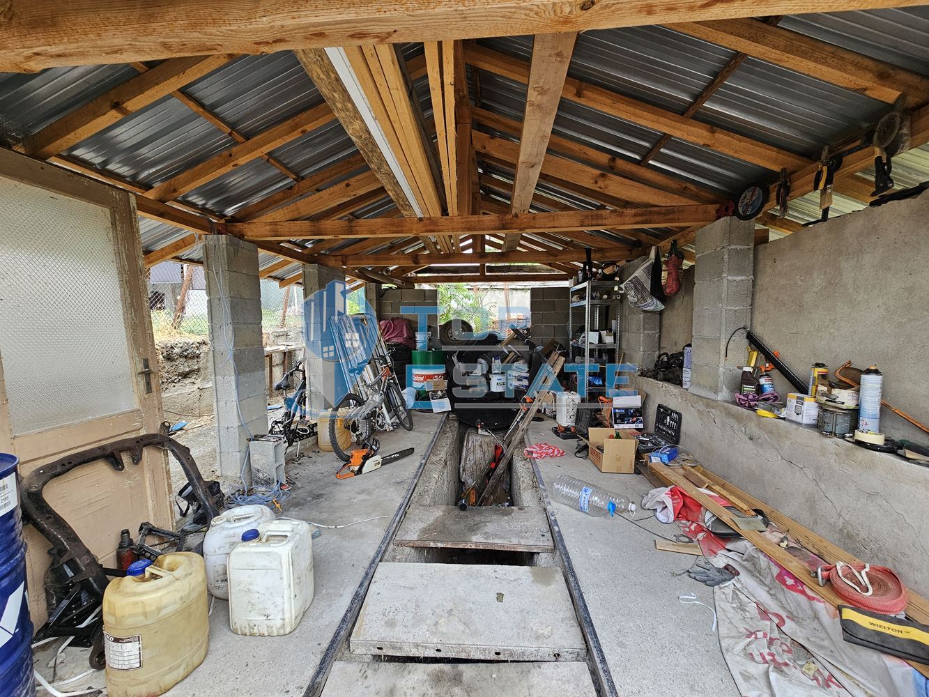 Двуетажна обзаведена и ремонтирана къща с три спални в село Страхилово, област Велико Търново - 0