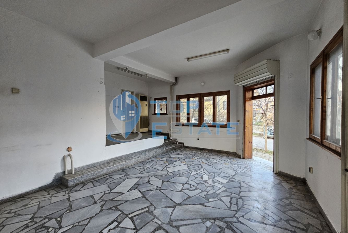 Магазин в центъра на град Велико Търново - 0