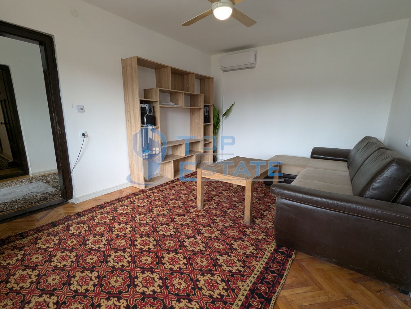 Двуетажна реновирана тухлена къща на центъра на село Поликраище, област Велико Търново - 0