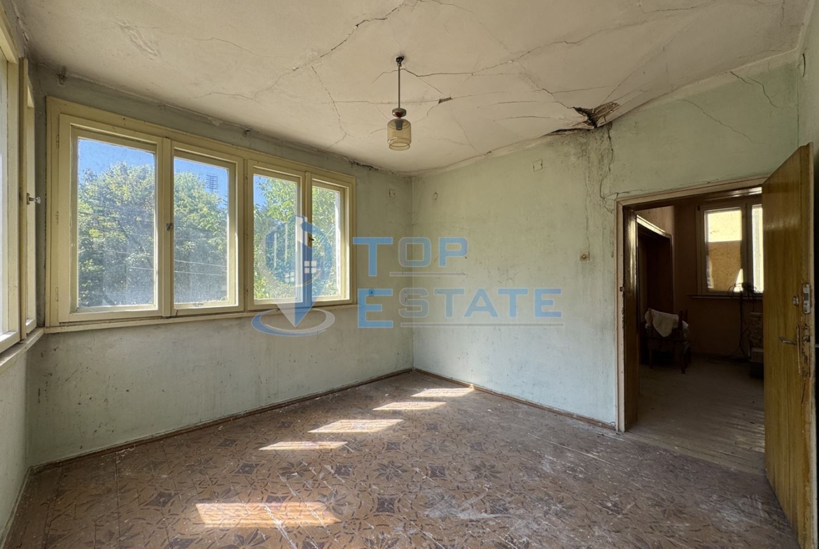 Етаж от къща в гр. Горна Оряховица, област Велико Търново - 0