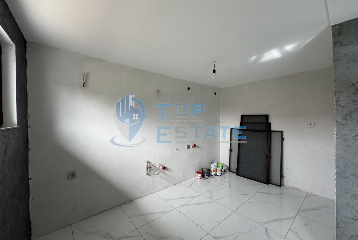 Масивна тухлена къща в с. Вишовград, област Велико Търново - 0