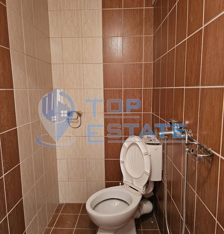 Просторен офис със самостоятелен достъп под наем в град Горна Оряховица - 0