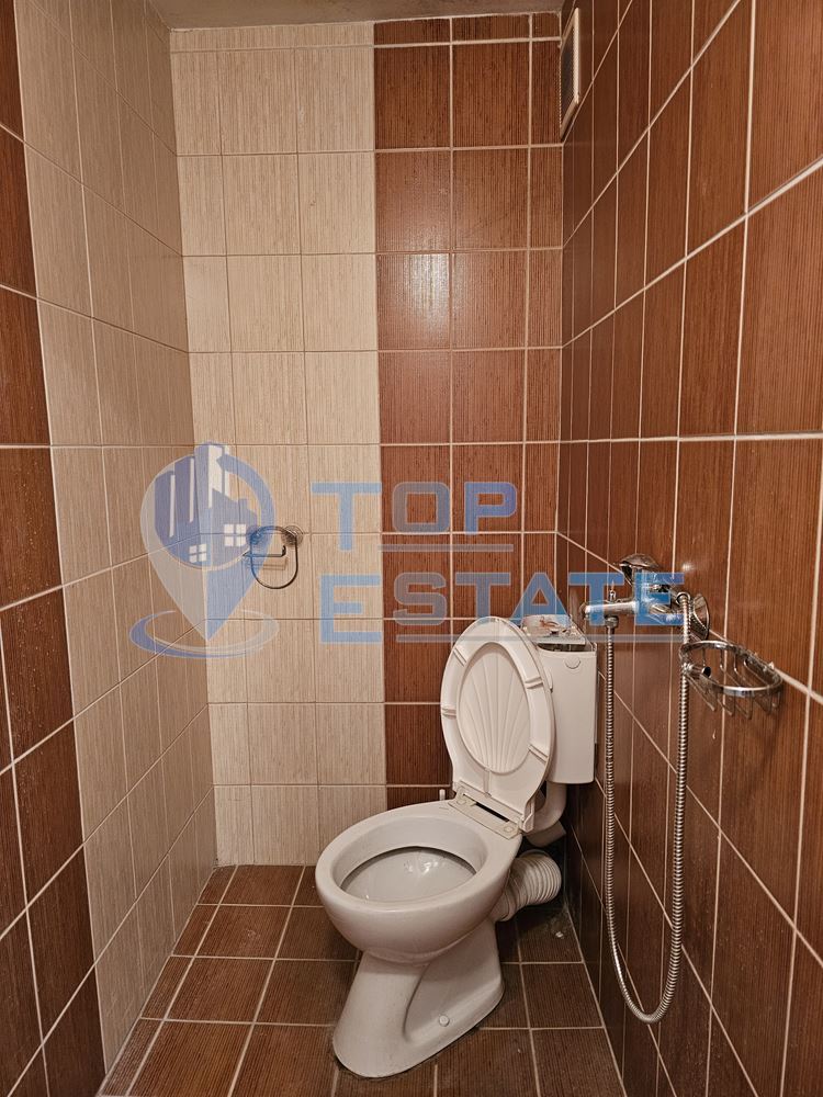 Просторен офис със самостоятелен достъп под наем в град Горна Оряховица-0 Просторен офис със самостоятелен достъп под наем в град Горна Оряховица - 0