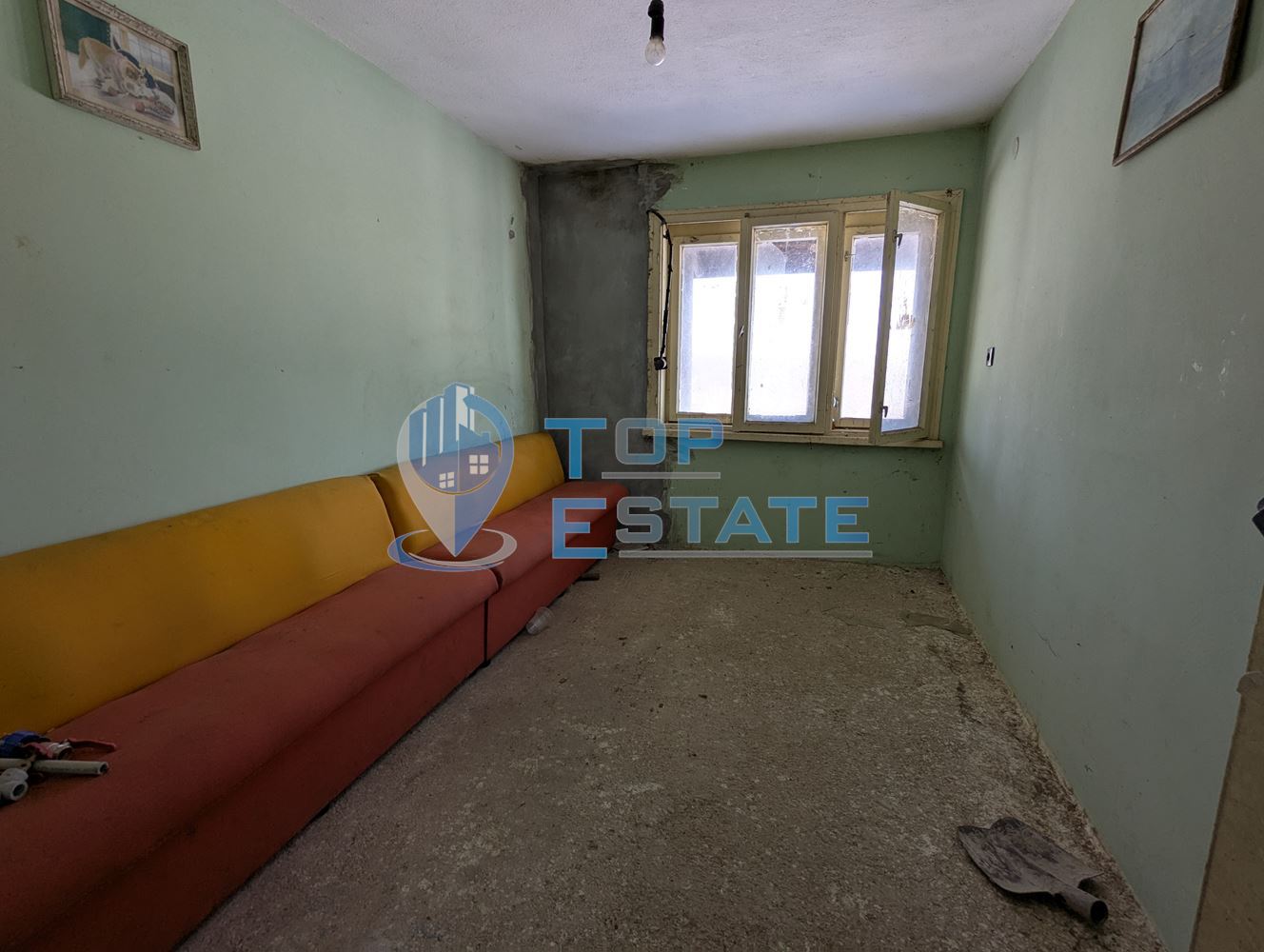 Двуетажна масивна къща с красива гледка в град Борово, област Русе-0 Двуетажна масивна къща с красива гледка в град Борово, област Русе - 0