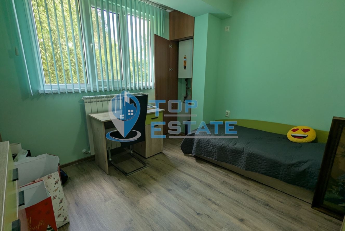 Четиристаен обзаведен апартамент на междинен етаж в кв. Пролет, гр. Горна Оряховица, обл. Велико Търново - 0