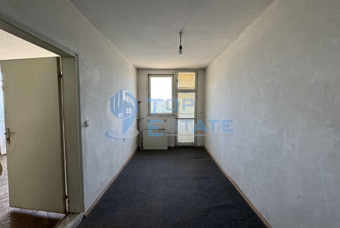 Тристаен тухлен апартамент в квартал Бузлуджа, град Велико Търново - 0