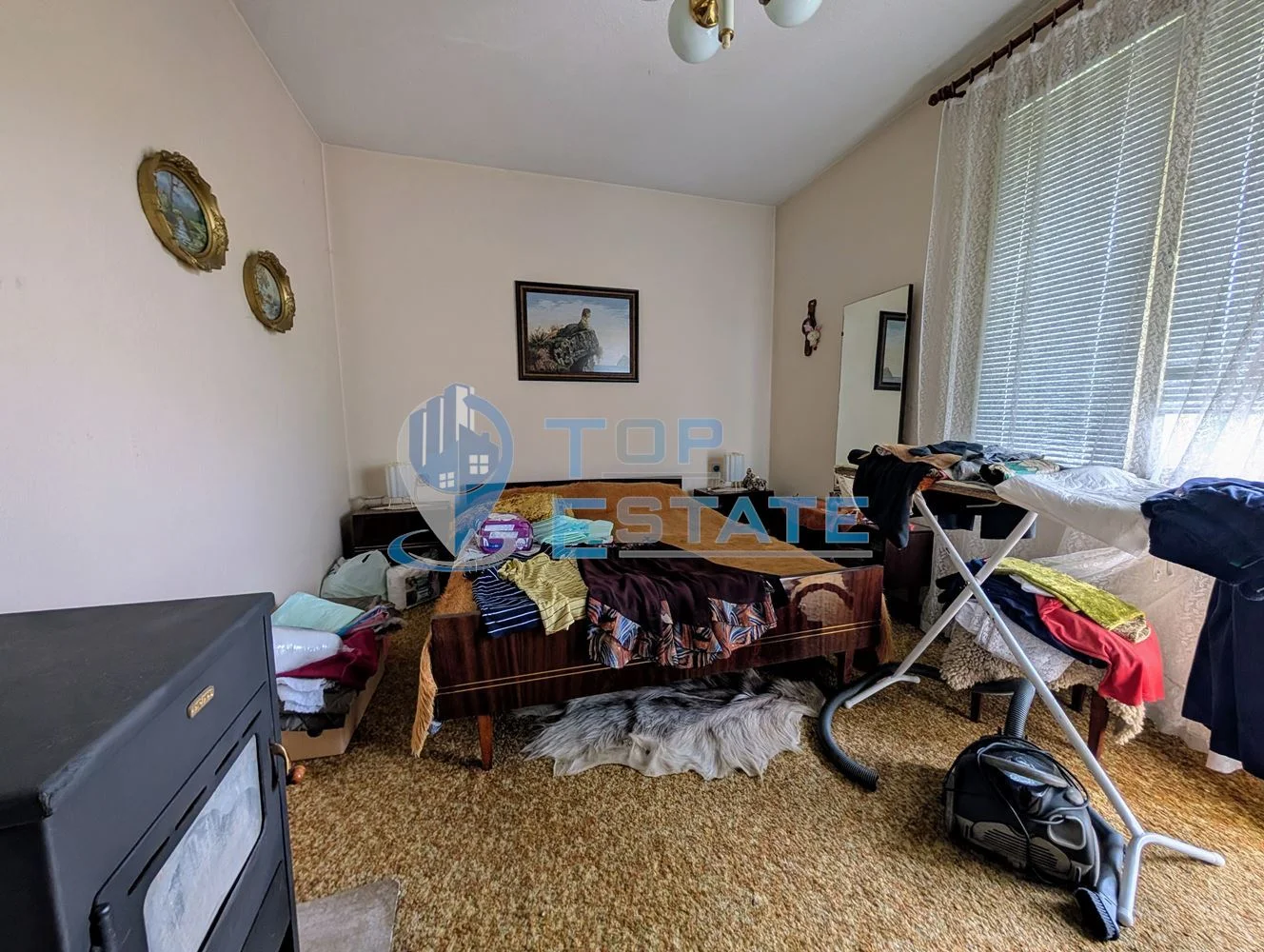 Двуетажна тухлена къща с панорамна гледка в град Плачковци - 0
