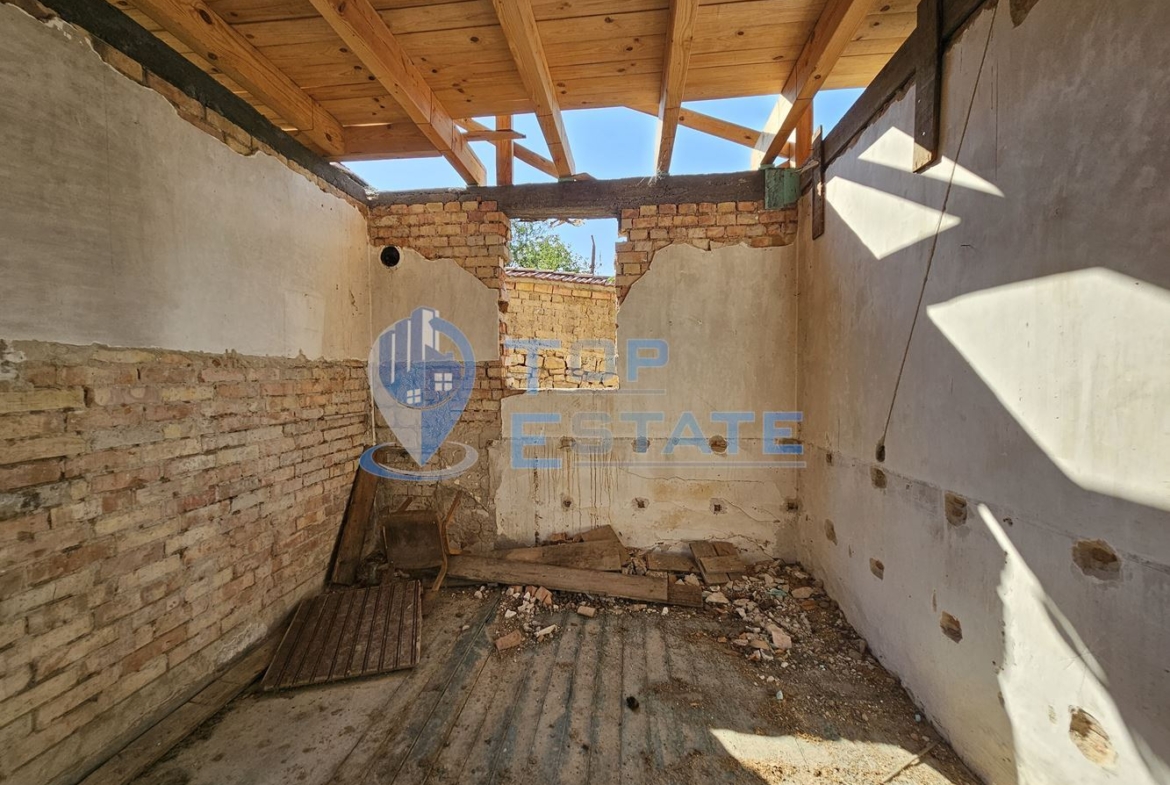 Къща с голям двор в село Горско Косово до язовир Александър Стамболийски - 0