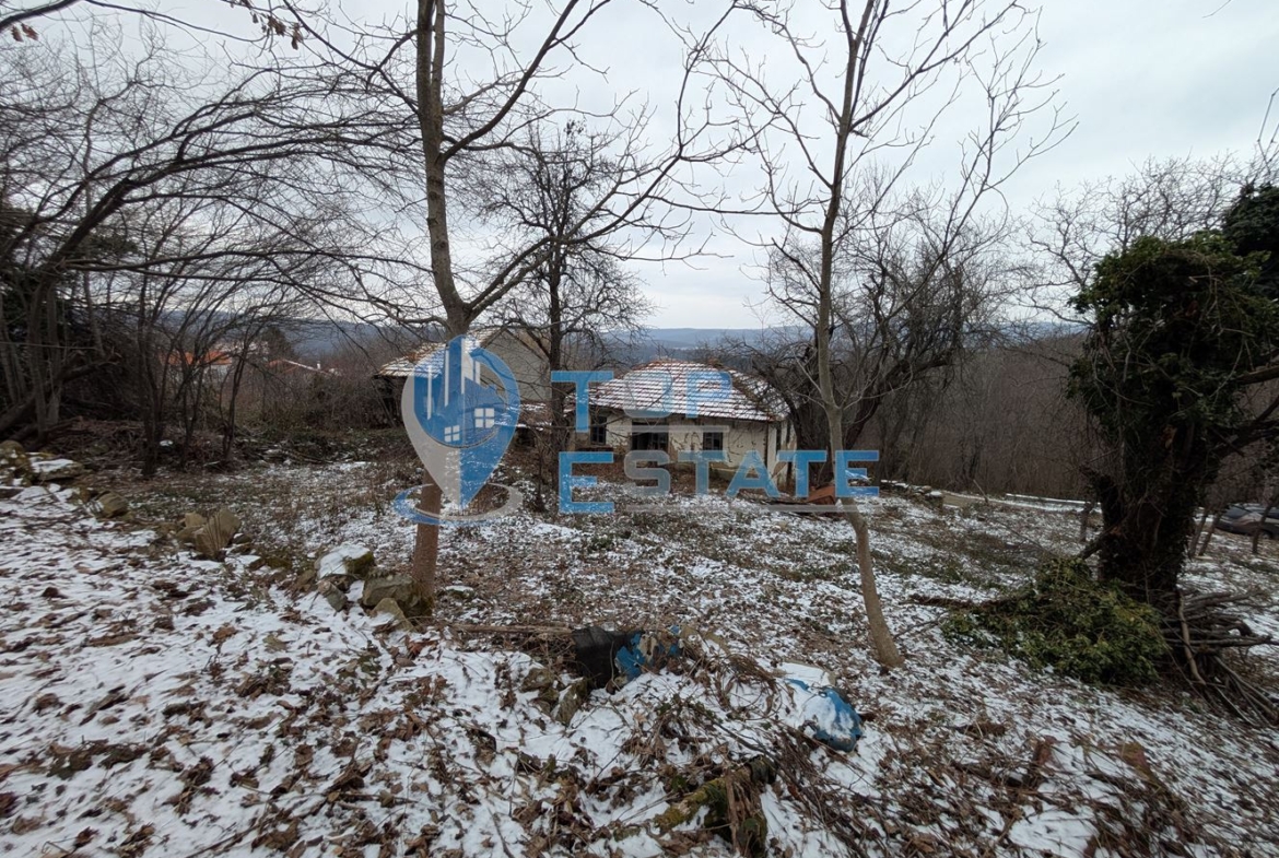 Парцел със стара къща в близост до град Трявна - 0