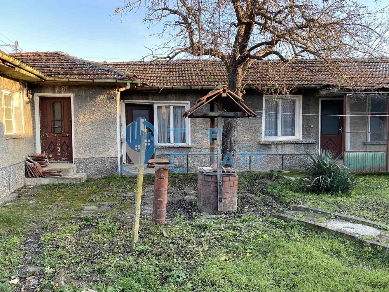 Едноетажна къща с гараж в с. Козаревец, област Велико Търново-0 Едноетажна къща с гараж в с. Козаревец, област Велико Търново - 0