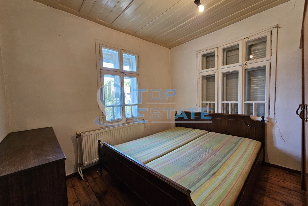 Ремонтирана и обзаведена къща с два санитарни възела в село Хотница, област Велико Търново - 0