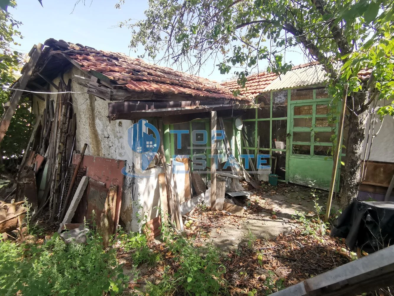 Къща в близост до центъра на град Дебелец-0 Къща в близост до центъра на град Дебелец - 0